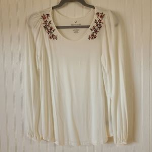 American Eagle Outfitters White Tee, Medium